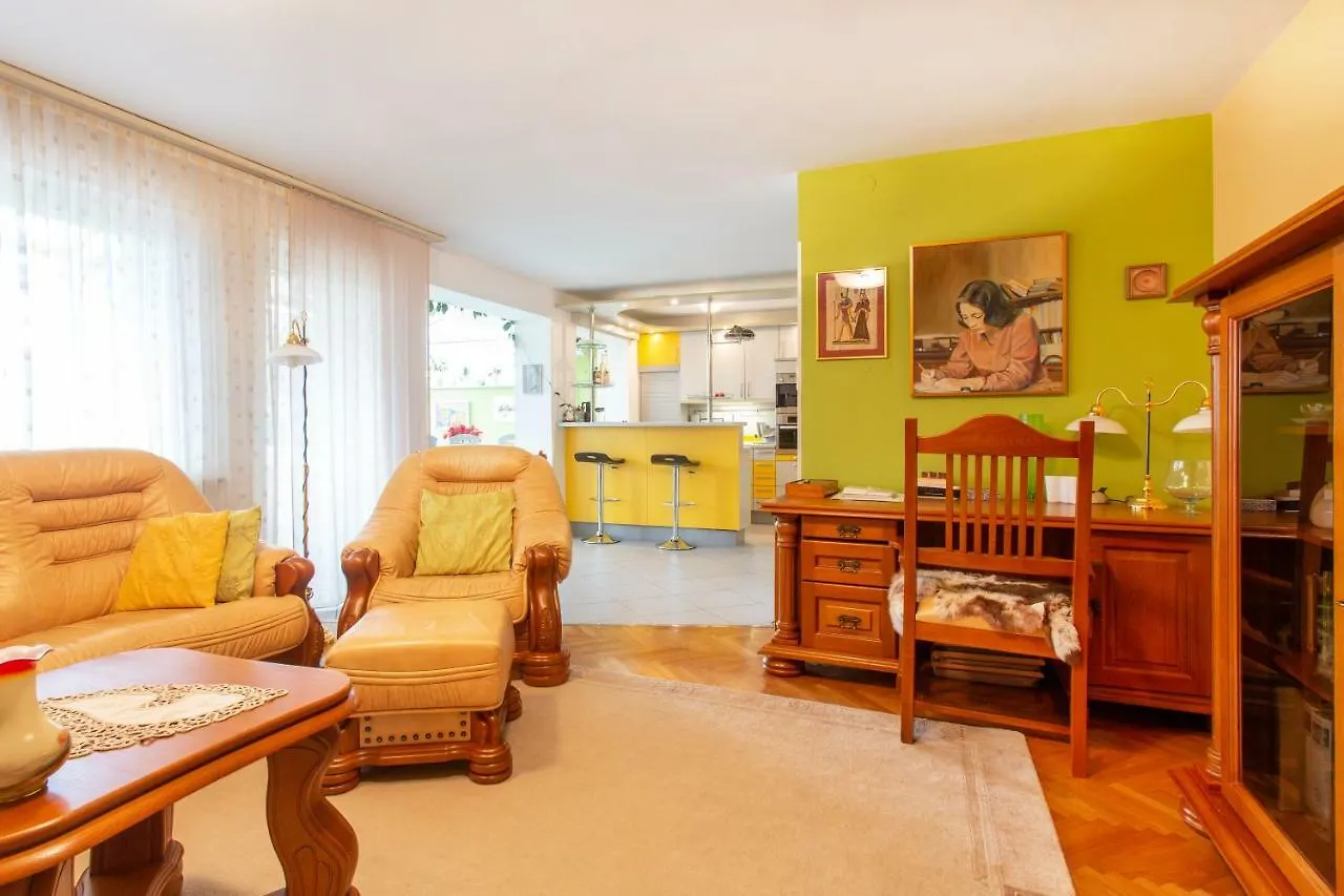 Relax & Enjoy Ljubljana Apartment 0*,